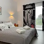 Phos Villa *