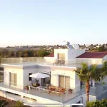 Phos Villa *
