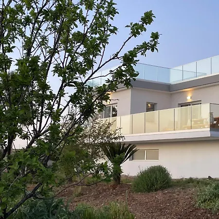 Phos Villa *