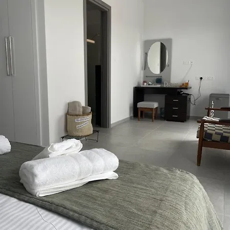 Phos Villa
