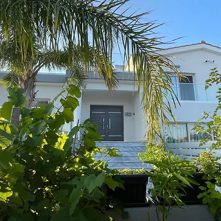 Phos Villa