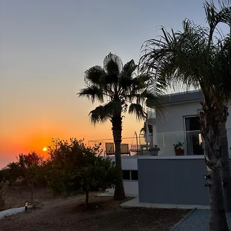 Phos Villa *
