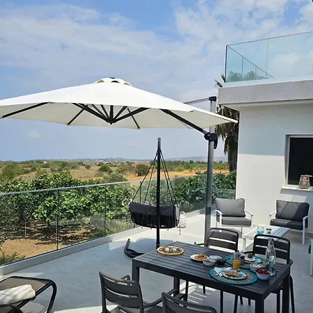 Phos Villa *